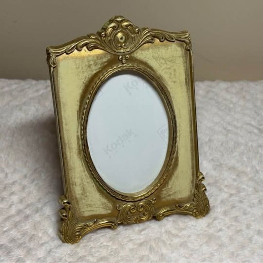 Vintage Ornate Gold Baroque Style Oval Tabletop Picture Frame
